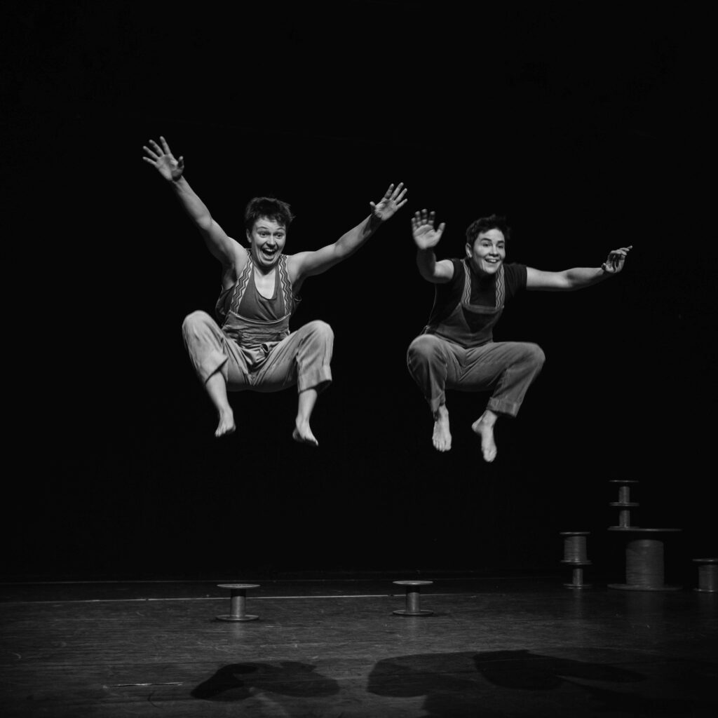 spectacle-carré-gris